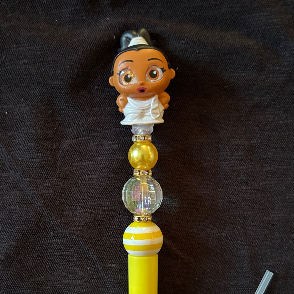 Handmade Disney Doorable Thatia Muse Pen - Picture 2 of 6